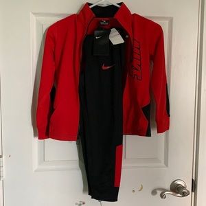 Nike Red and Black Jacket and Pant Set Brand New With Tags Boys Size 6 M(5-6yrs)